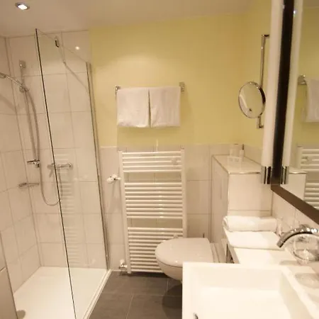 מלון Wald-cafe Hotel-restaurant 4*