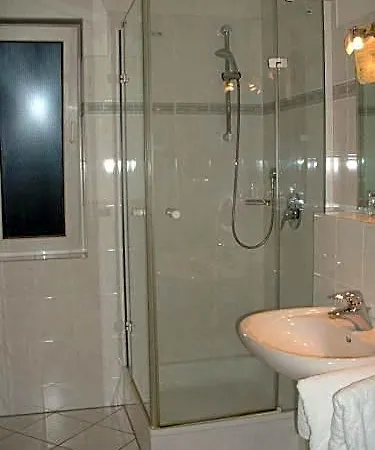 Wald-cafe Hotel-restaurant 4* בון