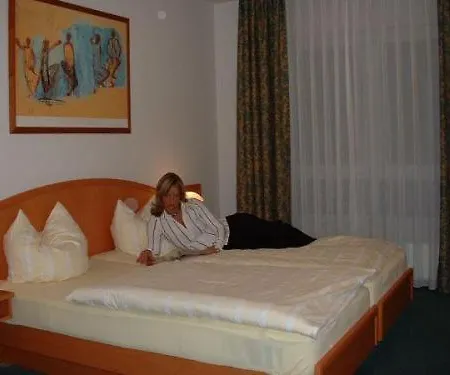 Ξενοδοχείο Wald-cafe Hotel-restaurant 4*