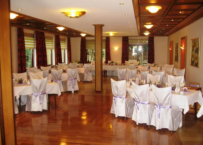 Hotel Wald-cafe Hotel-restaurant